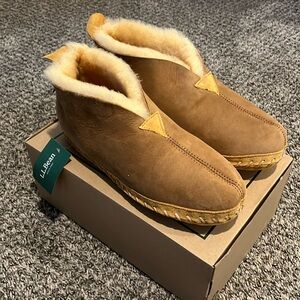 Never worn L.L. Bean Wicked Good Slippers W’s.